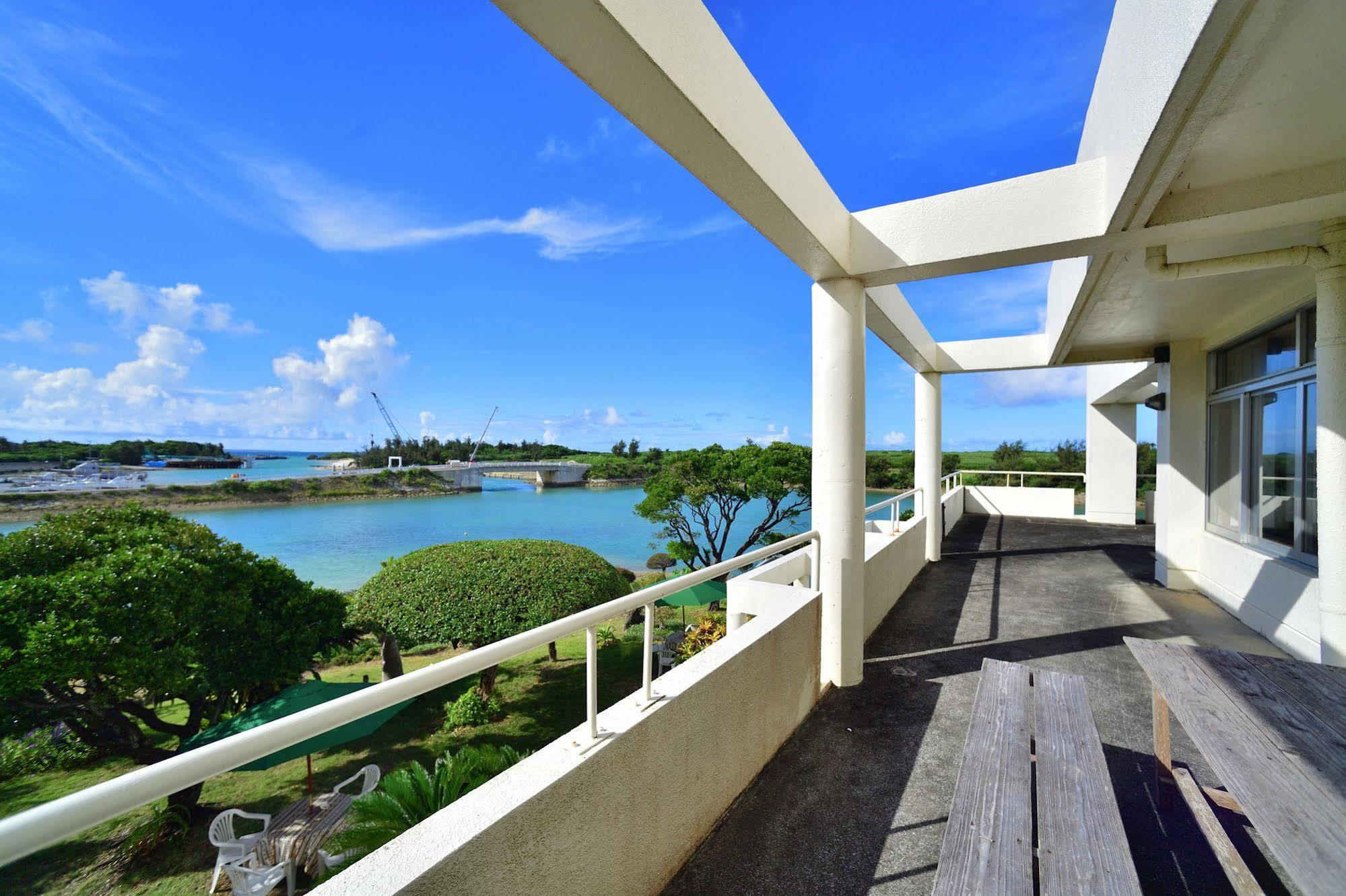 Hotel South Island Miyakojima  Exterior photo